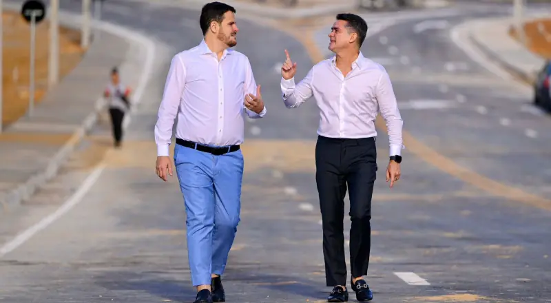 Prefeito David Almeida entrega nova via na zona Norte para facilitar tráfego