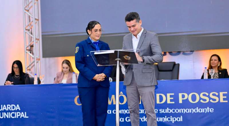 David Almeida empossa primeira mulher comandante da Guarda Municipal e anuncia novos agentes para segurança pública