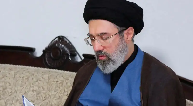 Khamenei reforça que Estreito de Ormuz terá novas regras seguras
