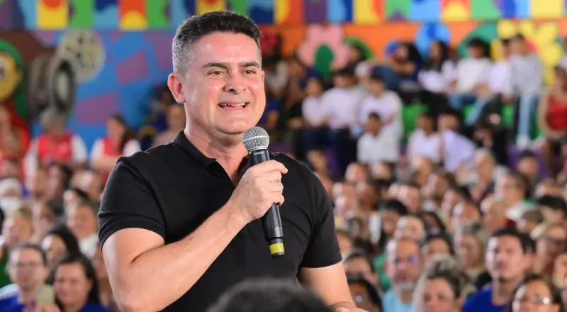 Com força na capital e avanço no interior, David Almeida cresce nas pesquisas