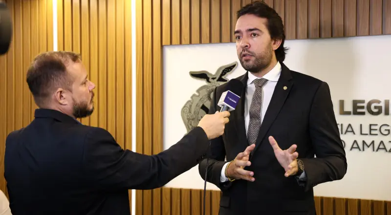 Lei de Thiago Abrahim oferece apoio psicológico a vítimas no AM