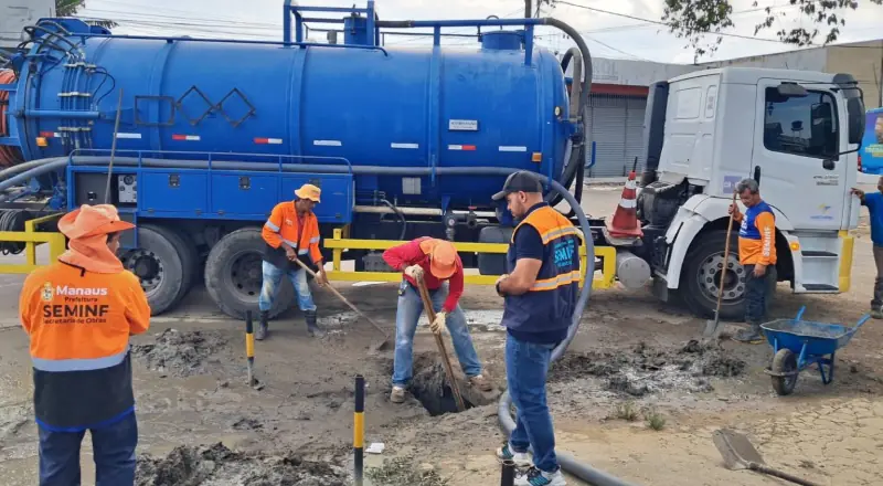 Prefeitura intensifica limpeza de drenagem no bairro Tarumã para segurança