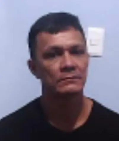 Foragido: homem acusado de abusar de menina de 11 anos em fuga