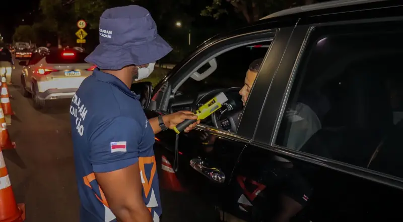 Operação do Detran-AM identifica motoristas bêbados e irregulares
