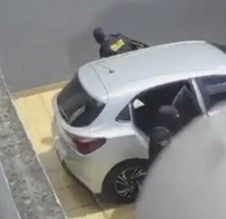 Criminosos se passam por policiais federais e roubam em residência