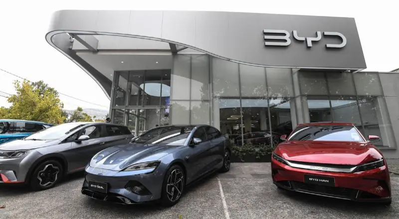 Vem dinheiro por aí? BYD promete R$ 500 milhões e empregos