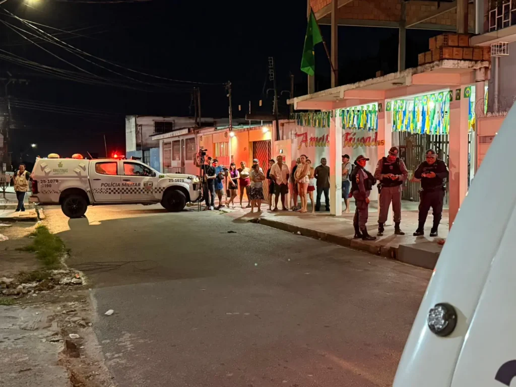 Amizade termina em tragédia: homem é morto em bar em Manaus