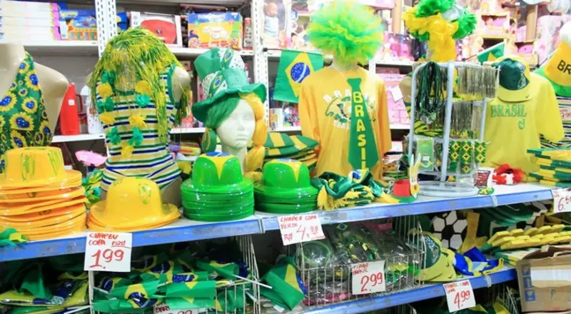 Paixão pelo futebol deve render R$ 4,3 bilhões ao varejo na Copa