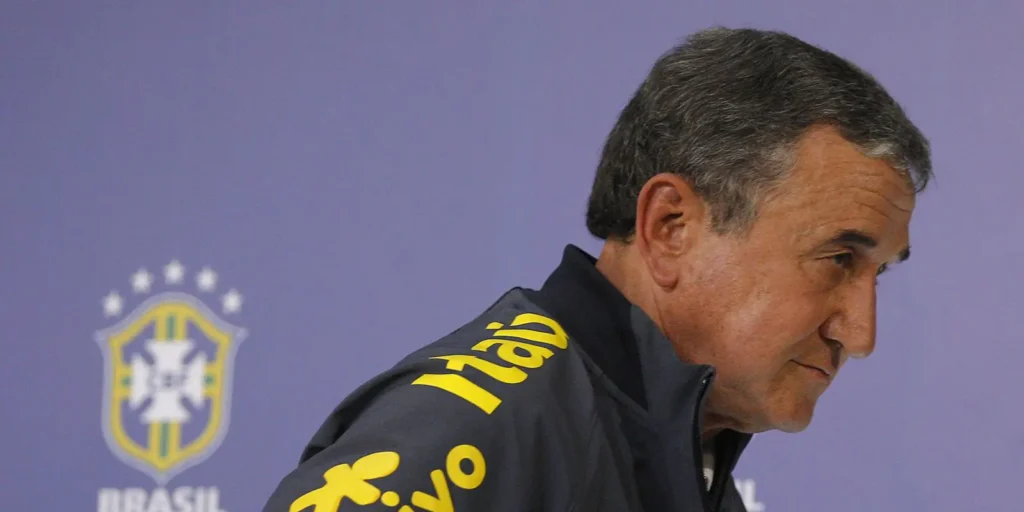 Parreira permanece internado na UTI com tratamento intensivo urgente