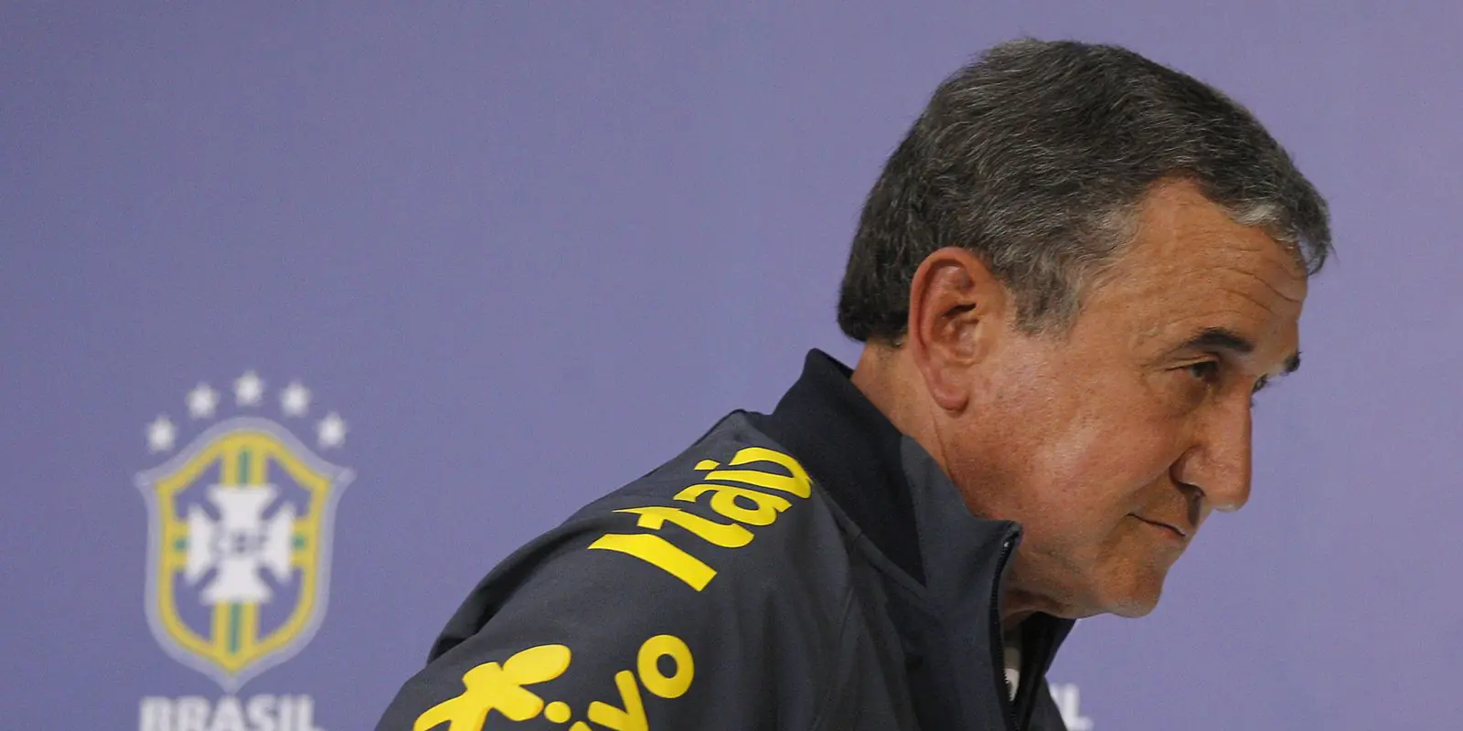 Parreira permanece internado na UTI com tratamento intensivo urgente