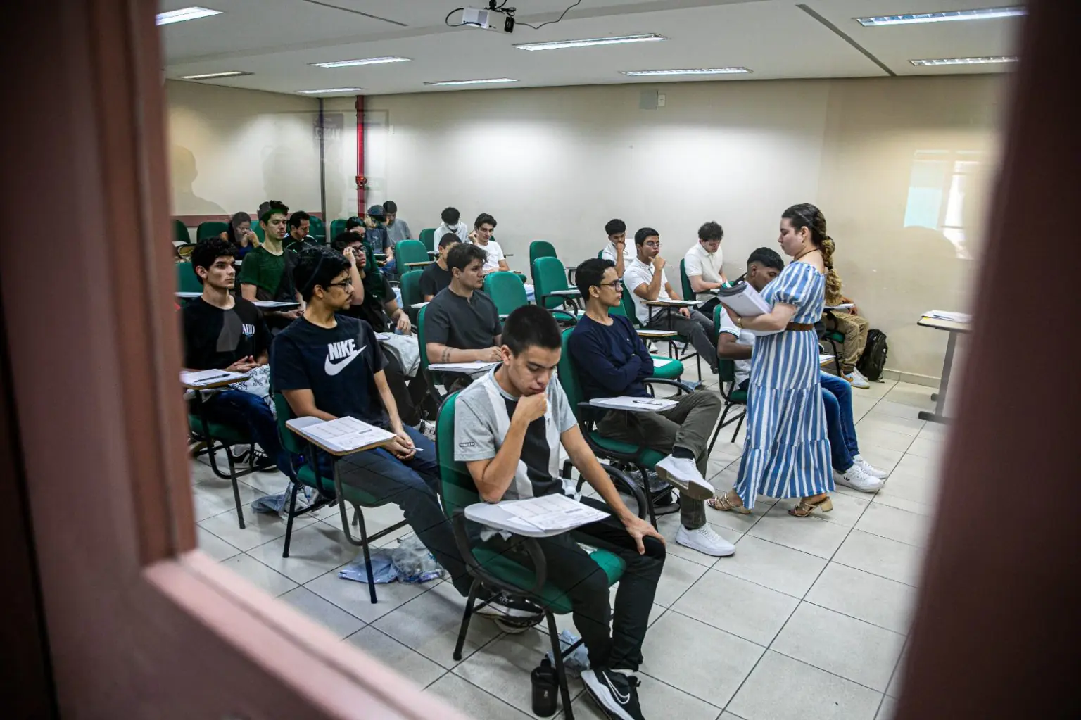Com mais de 4,4 mil vagas, UEA lança vestibular e curso novo