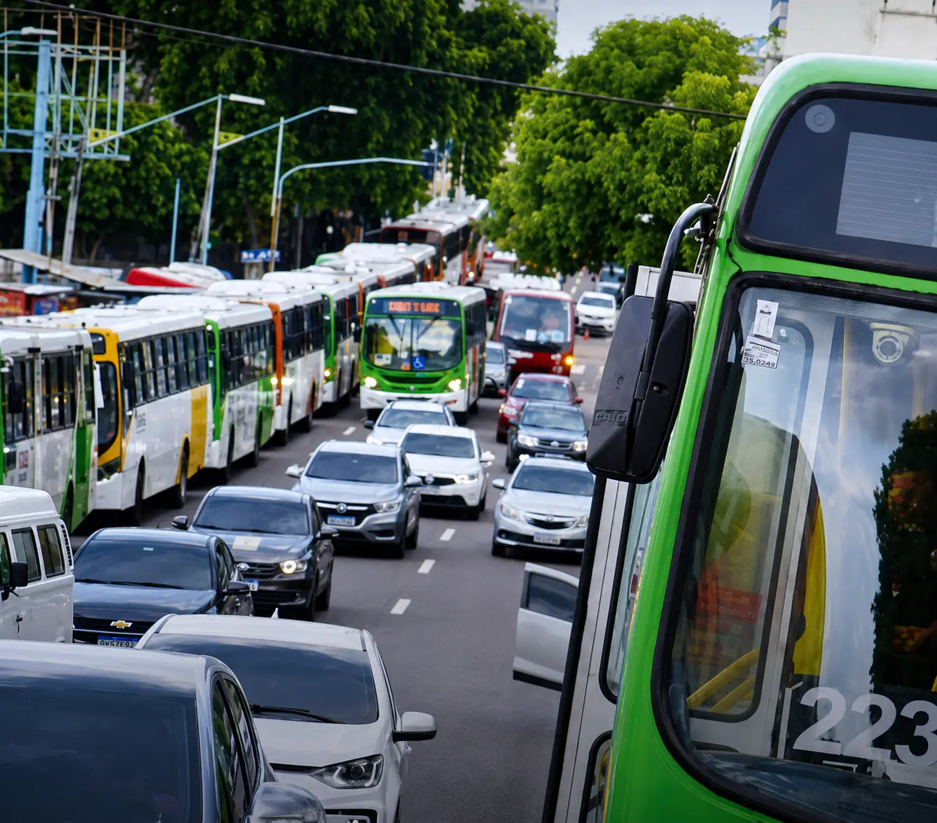Dia de sufoco: Transporte público em Manaus enfrenta caos hoje