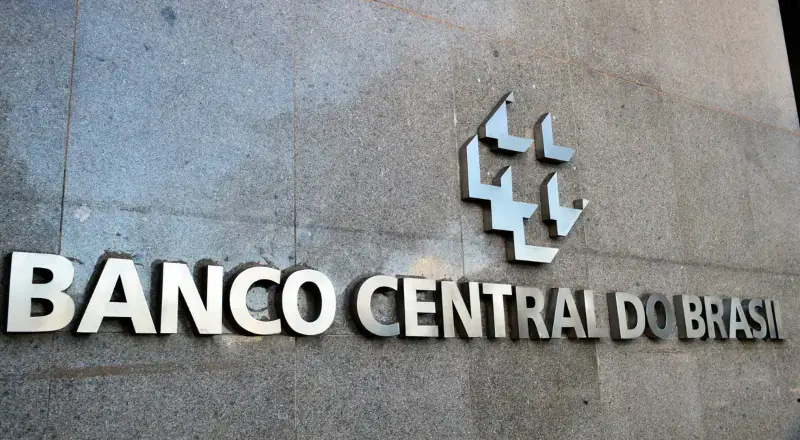 Governo autoriza concursos da Receita Federal e Banco Central agora