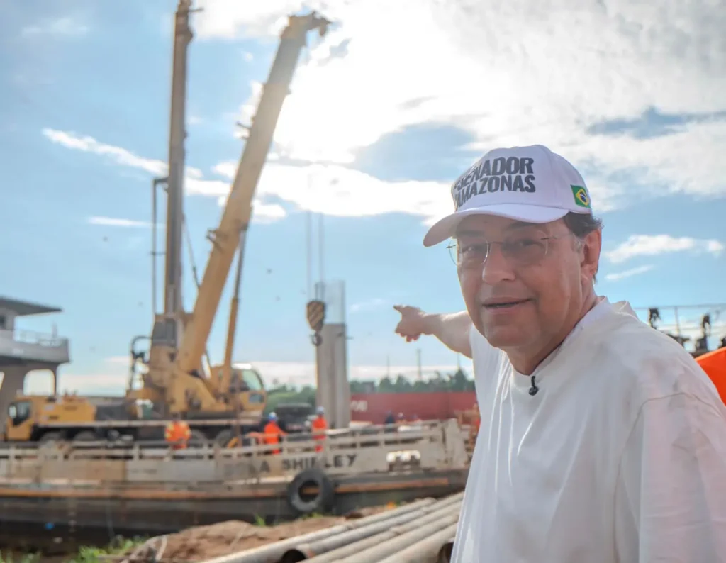 Eduardo Braga comemora liberação das obras da Ponte do Abial