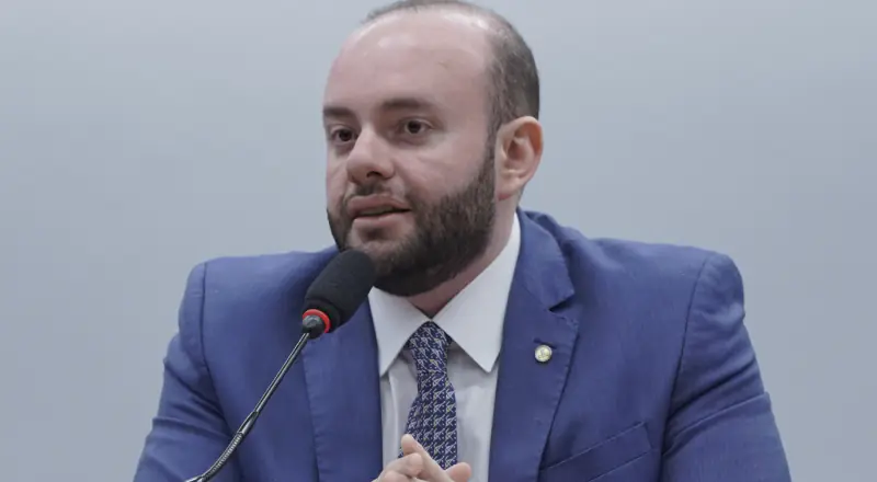 Fausto Jr. é coautor de PEC que reduz o valor do IPVA