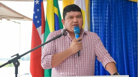 Após confusão com o ex-prefeito Nathan Macena na balsa do Purupuru, morador é intimado a prestar esclarecimentos.