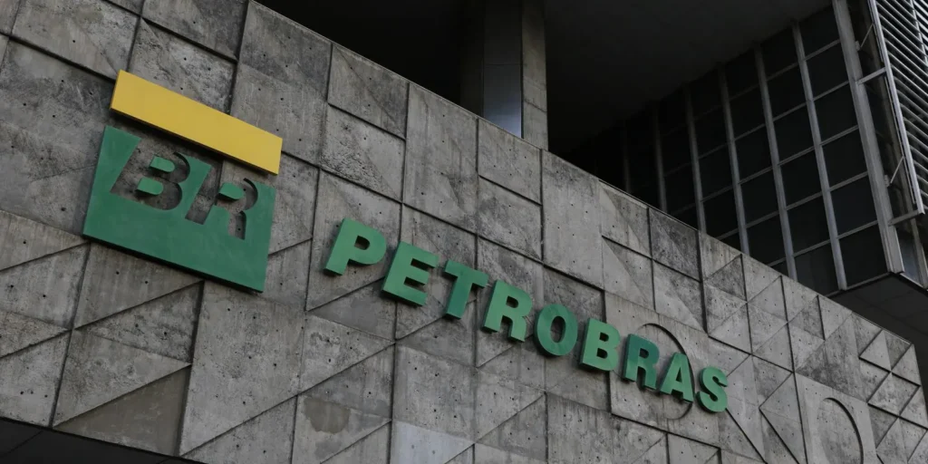 Petrobras tem lucro líquido de R$ 52,4 bi no segundo trimestre