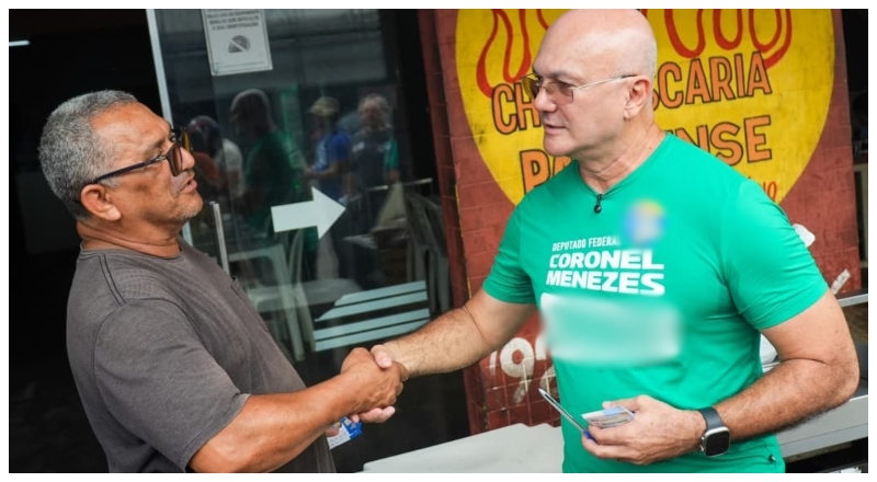 Na Rua do Fuxico, Coronel Menezes apoia o comércio local