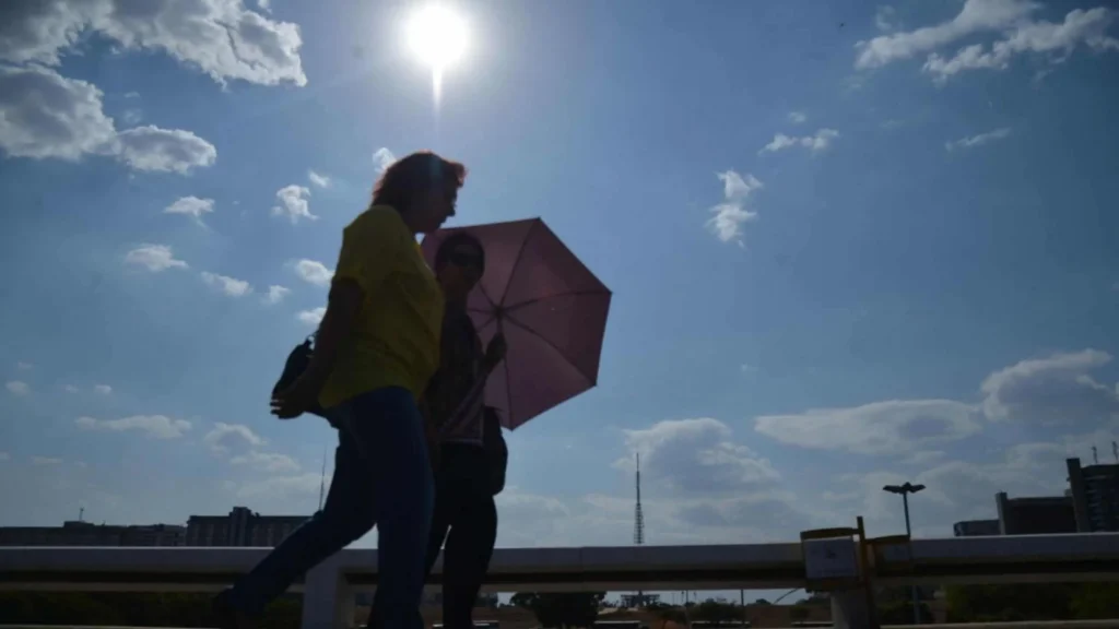 Manaus terá sexta-feira de muito calor e chuva refrescante