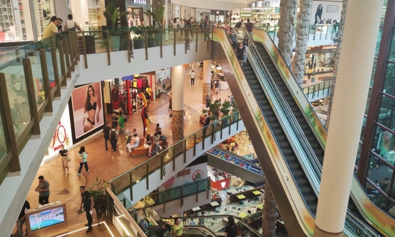 Shoppings de Manaus terão horários especiais neste domingo eleitoral